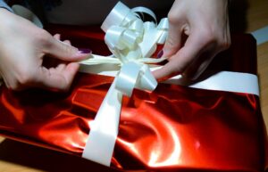 Geschenke lieber nicht vor dem Flug verpacken