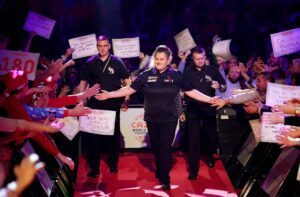 Sie besiegte auch Littler: Beau Greaves fordert Darts-Männer