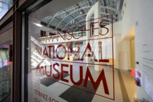 Nürnberger Museum gibt NS-Raubkunst an Lion-Erben zurück