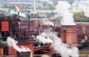 Stahlproduktion 2025 gesunken – Krise dauert an