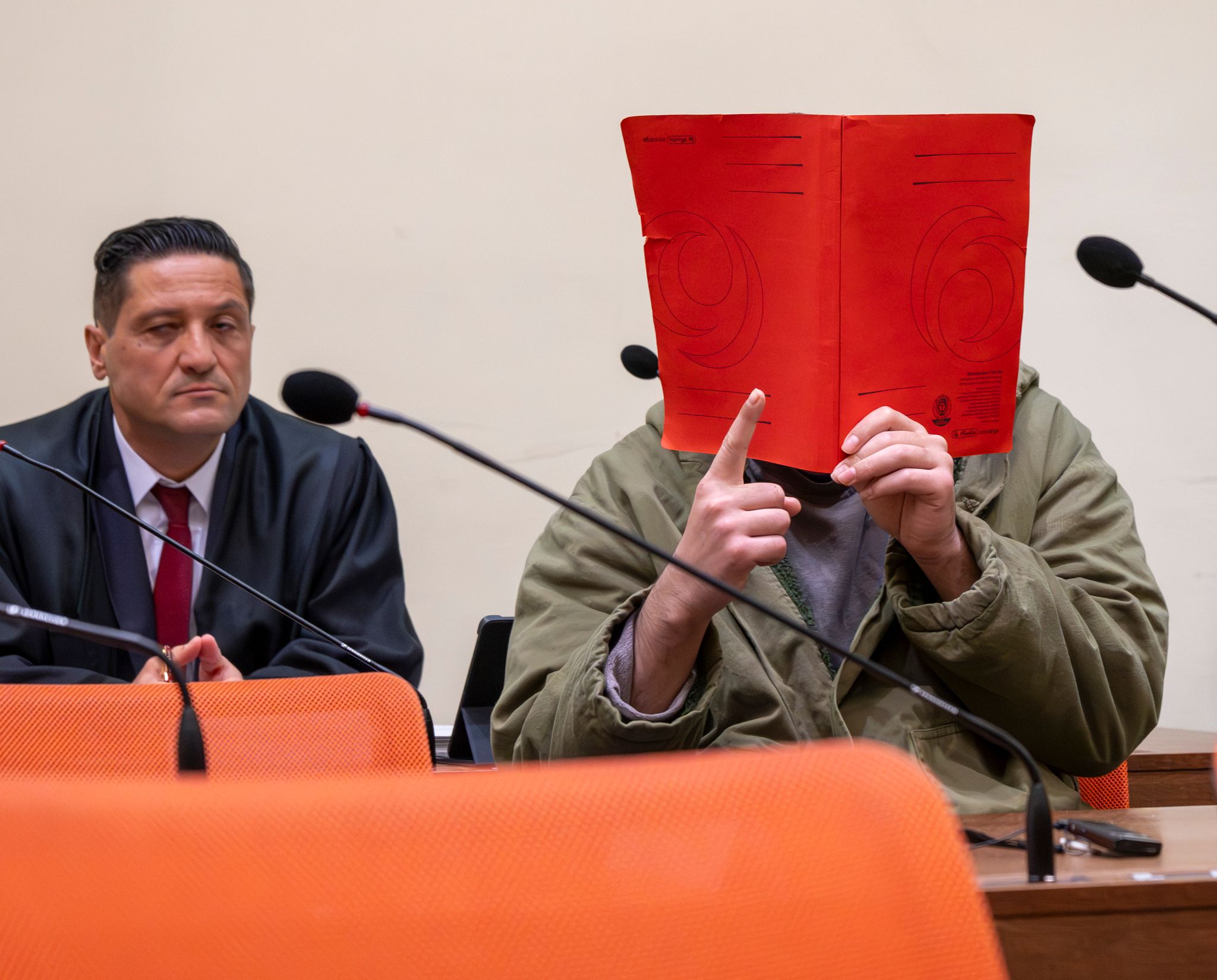 Prozess um Anschlag – Schweigen und klare Geste