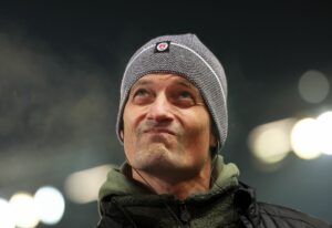 St. Paulis Trainer Blessin reagiert auf Eintracht-Gerücht