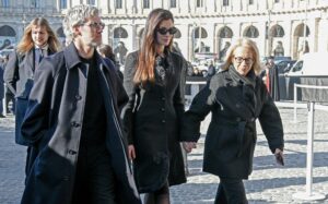 Trauerfeier mit Stars für Modemacher Valentino in Rom