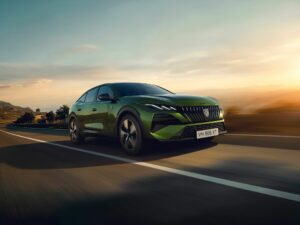 Peugeot 408 erscheint nach Facelift in neuem Licht