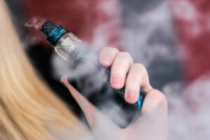 Jugendschutz bei E-Zigaretten: BGH prüft Alterskontrolle