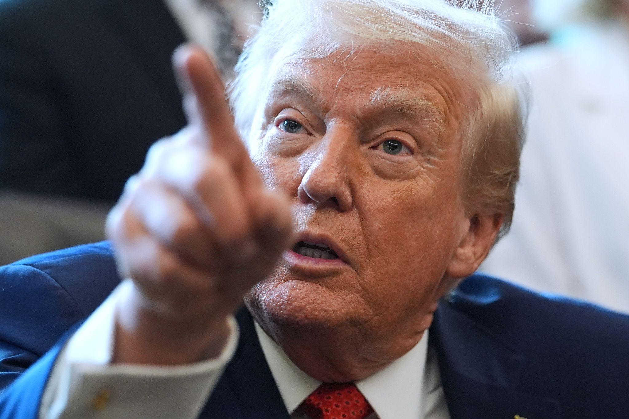 Trump dringt auf Machtwechsel im Iran