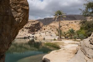 Baden in verborgenen Naturpools: Wadi-Hopping im Oman