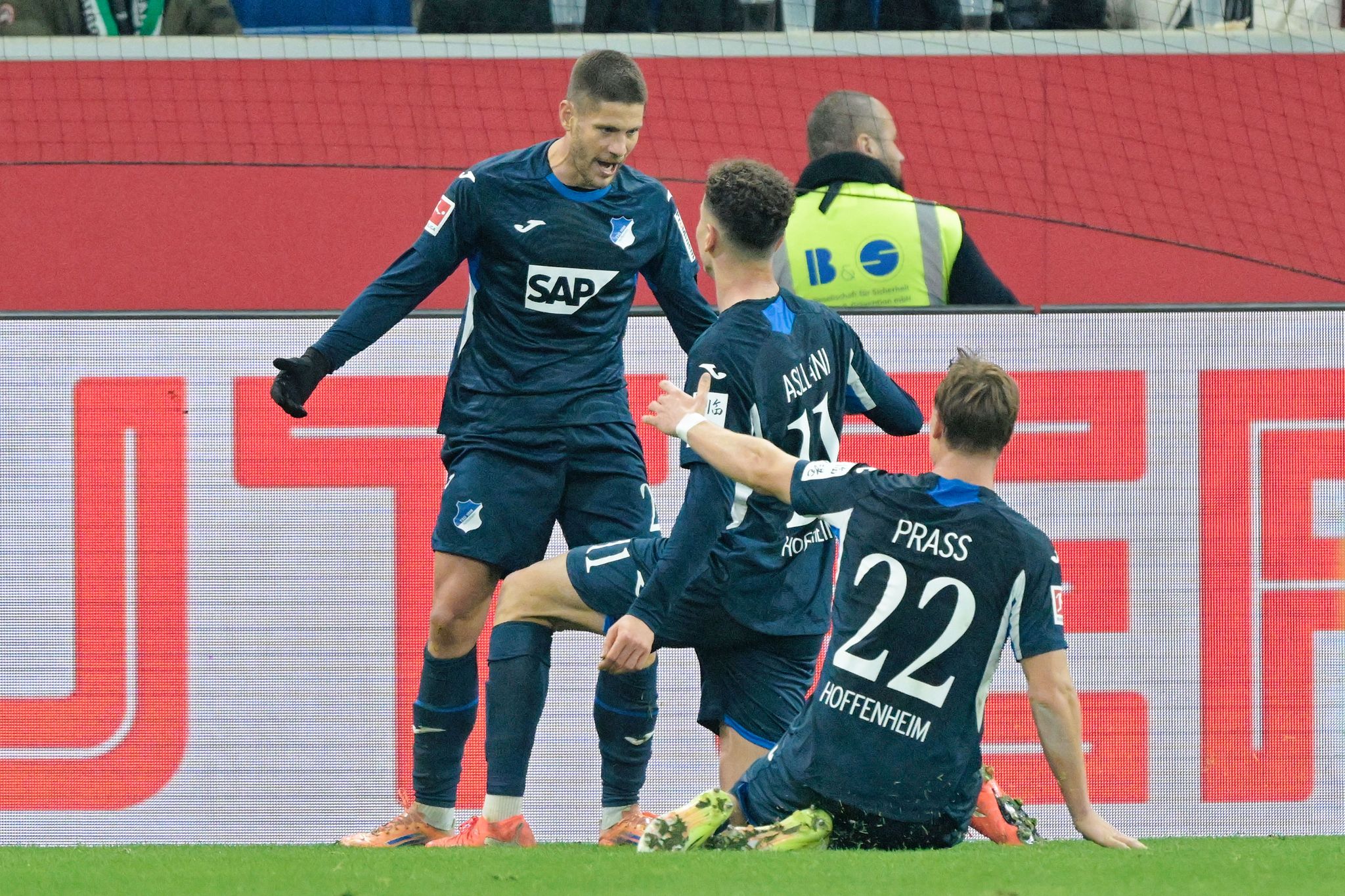 Kramaric-Gala beim 5:1: Hoffenheim führt Gladbach vor