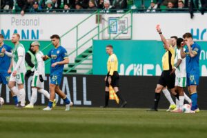 Trotz Blitz-Rot: Fürth erkämpft sich 0:0 gegen Braunschweig