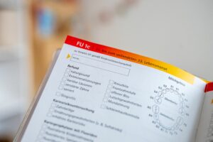 Neu für Eltern: Gelbes Heft kommt nun auch mit zum Zahnarzt