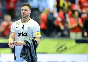 Kapitän gesperrt? Gislason schimpft über Rote Karte