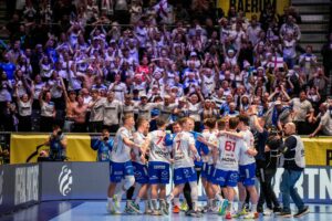 Fähre über den Atlantik: Färöer-Fans fluten Handballhalle