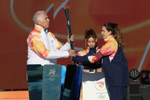 Nach 70 Jahren: Olympisches Feuer wieder in Cortina