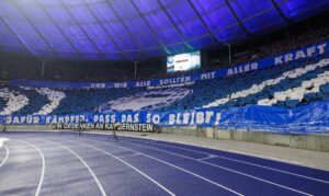 Fanproteste bei Zweitliga-Spitzenspiel in Berlin