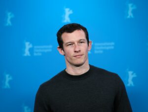 Callum Turner weicht Bond-Gerüchten aus