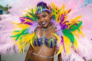 Zweimal Karneval, eine Insel: St. Martin feiert doppelt