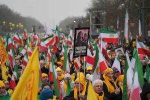 Tausende demonstrieren in Berlin für Freiheit im Iran