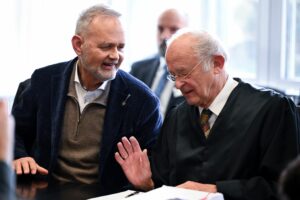 Streit um Abtreibungsverbot – Teilerfolg für Chefarzt