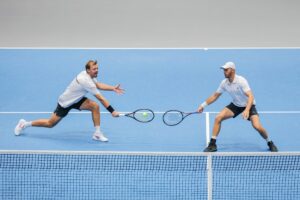 Nach furiosem Start und Wende: Doppel sichert Tennis-Erfolg