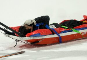 Wieder ein Freestyler abtransportiert: Südkoreaner stürzt