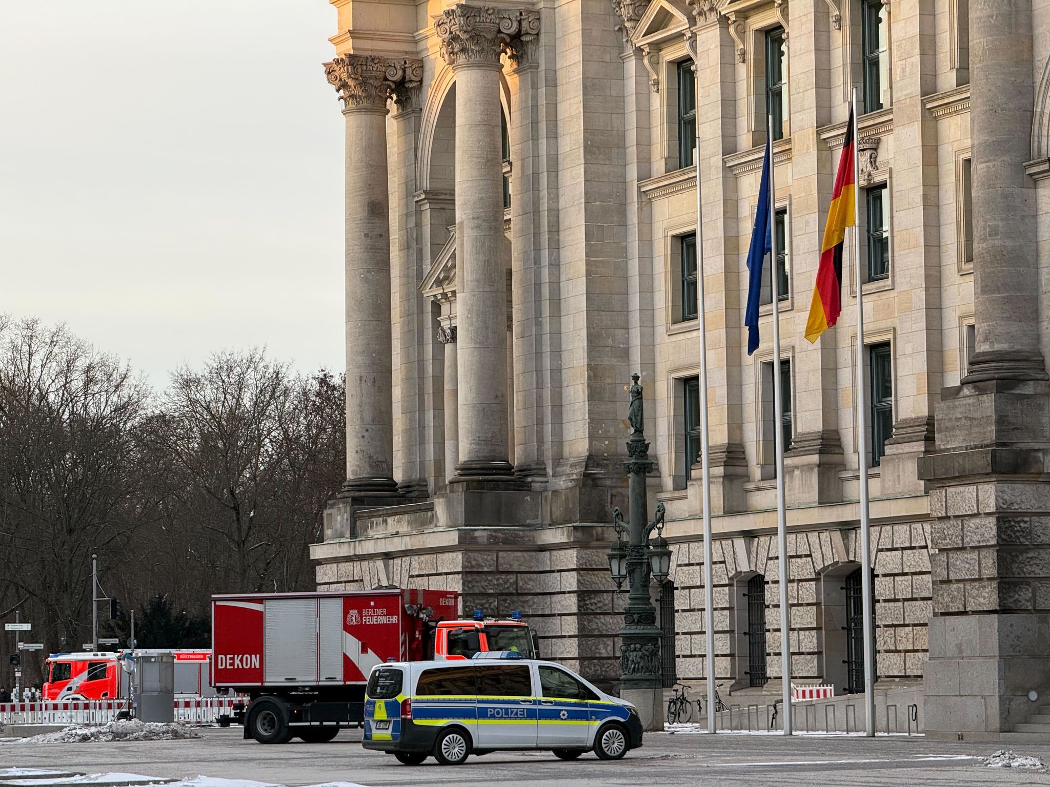 Großeinsatz wegen Putzmittel? Feuerwehr im Reichstagsgebäude