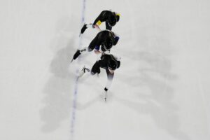 Chancenlose Eisschnellläufer scheiden in Teamverfolgung aus