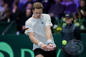 Hanfmann gewinnt Davis-Cup-Auftakt gegen Peru souverän