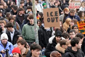 Hunderte demonstrieren in Mailand gegen ICE